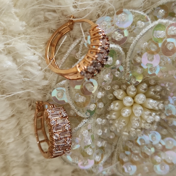 NWT 14K gold (rose) over sterling CZ small hoop earrings - stunning 😍 - Picture 3 of 10